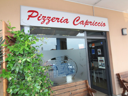 Vendesi Pizzeria da Asporto a Capriolo